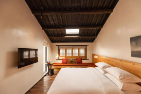 the Wild Luxury Holiday Inn